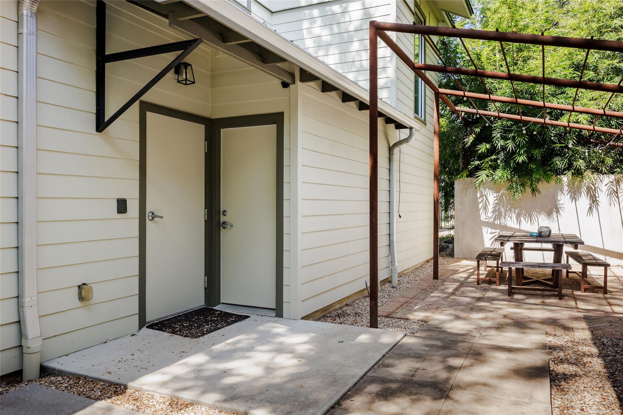 2201 Bowman Ave