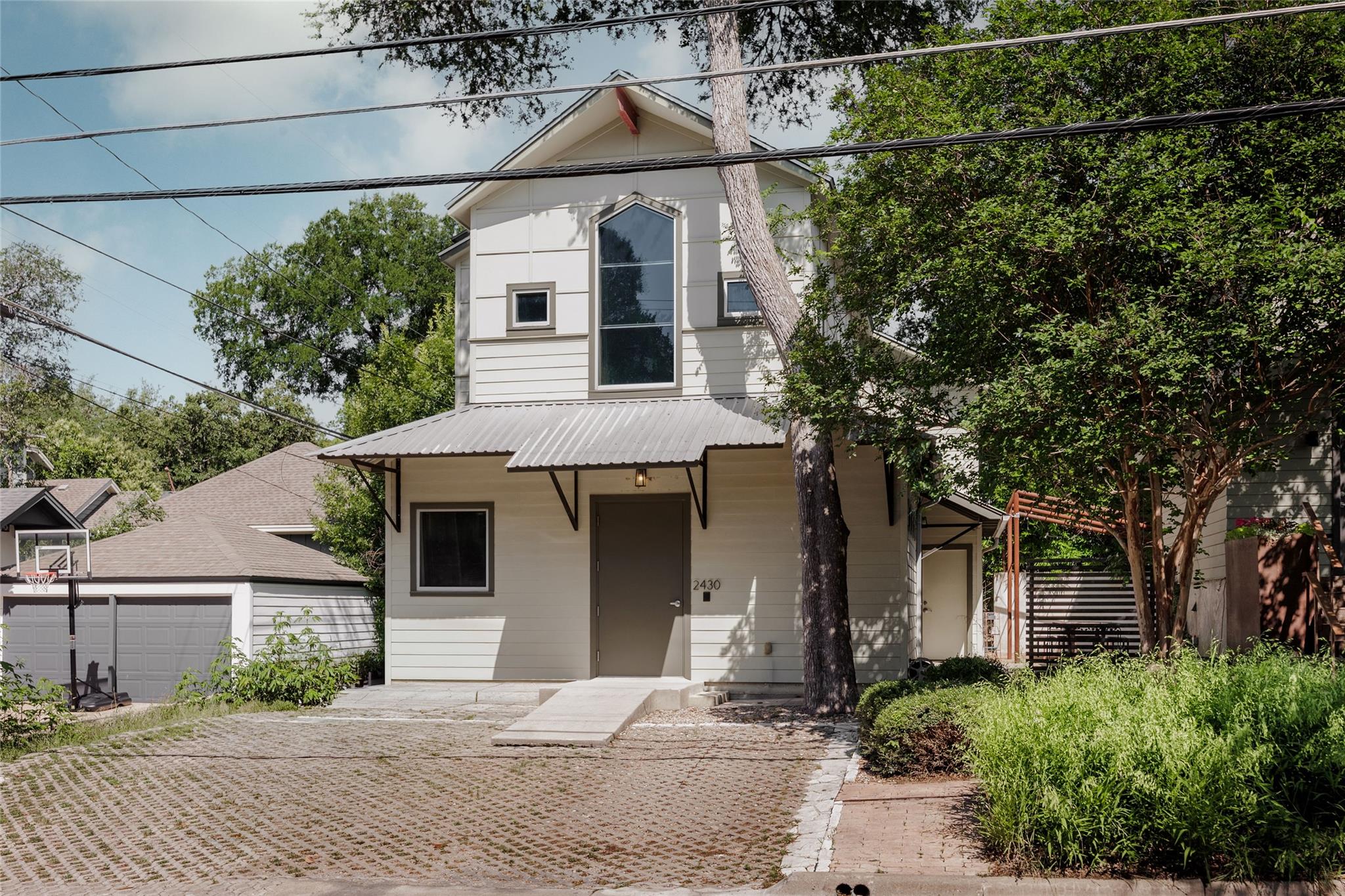 2201 Bowman Ave