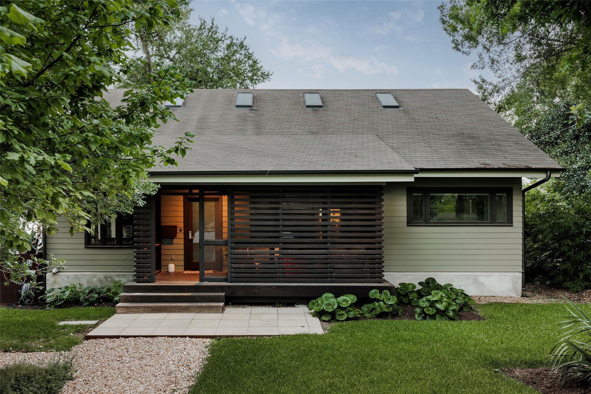 2201 Bowman Ave