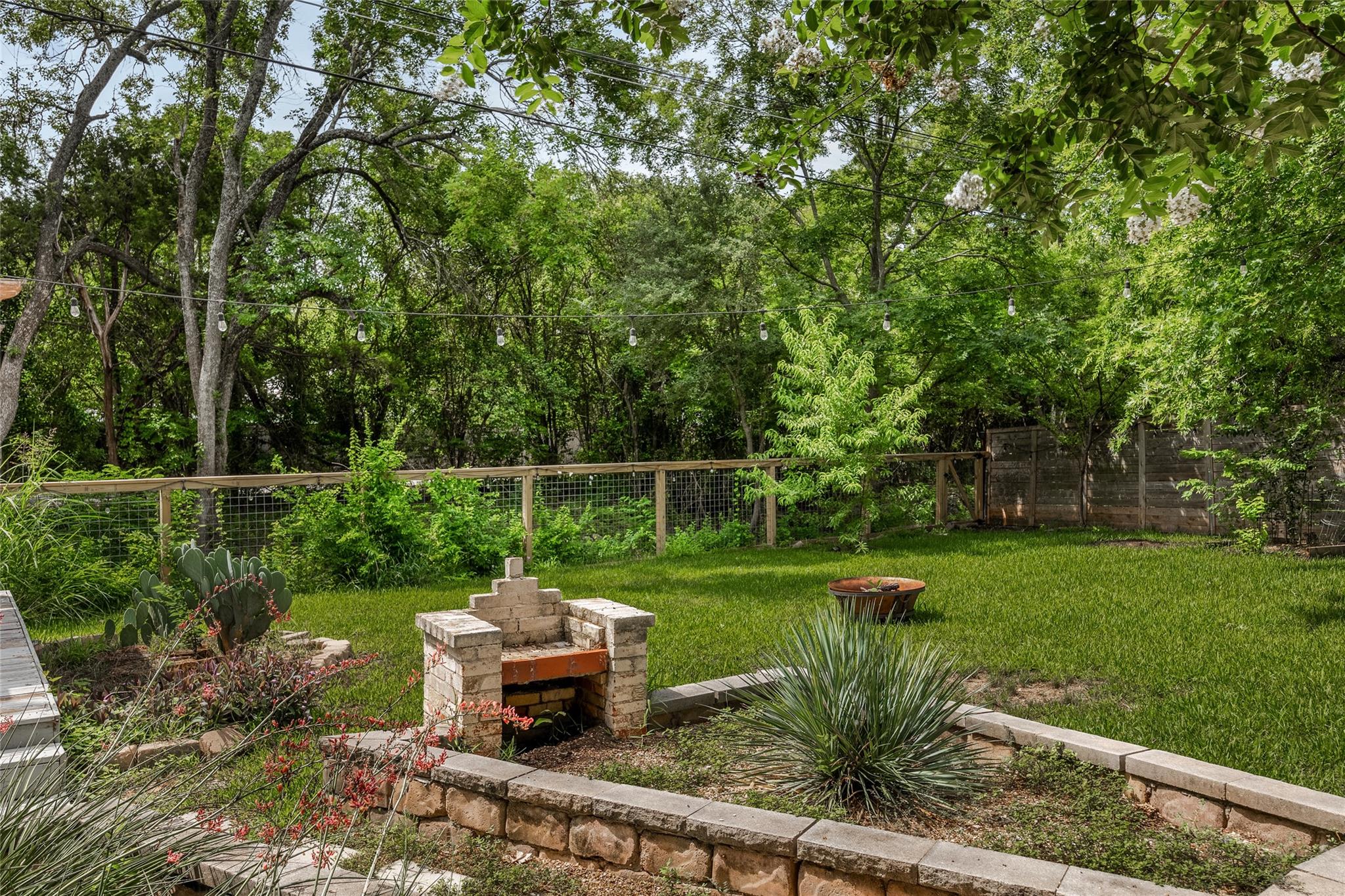 5313 Harvest LN