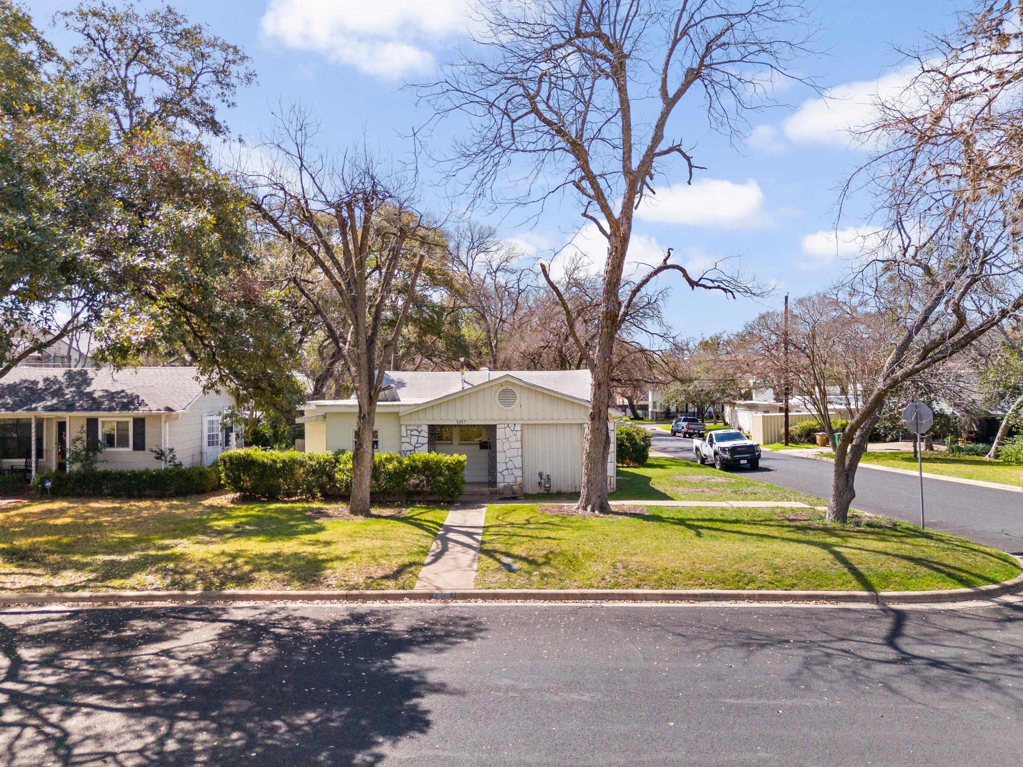 3207 Bridle PATH