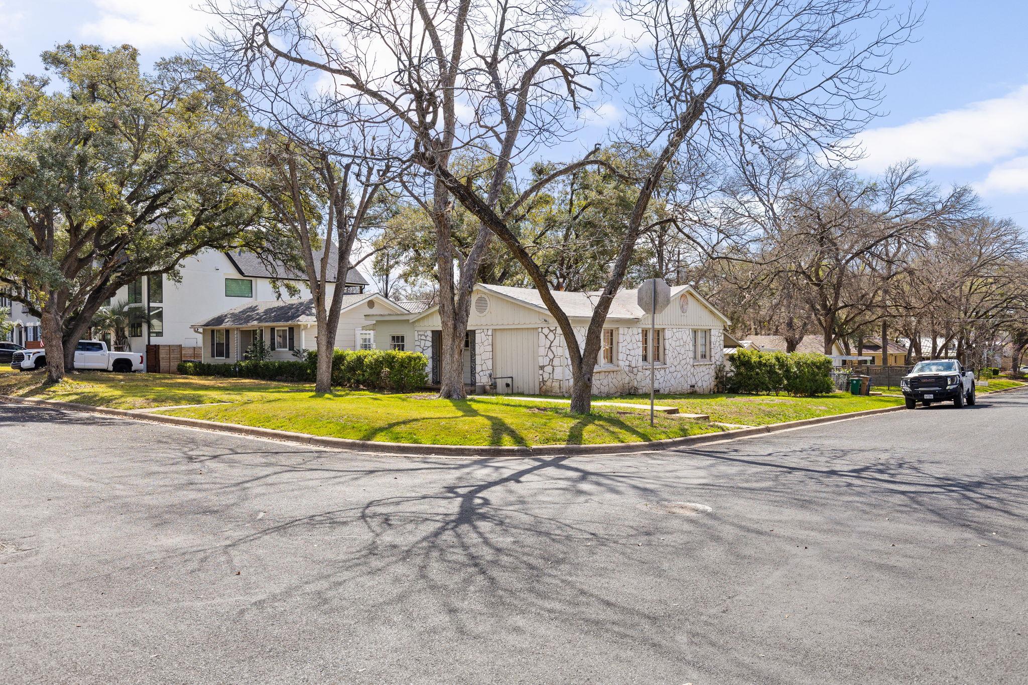 3207 Bridle PATH