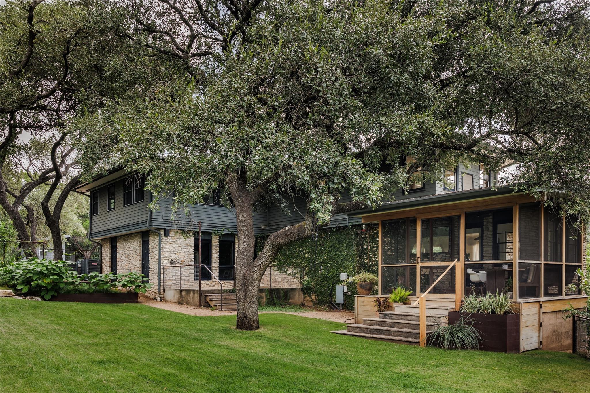 6700 Lakewood DR