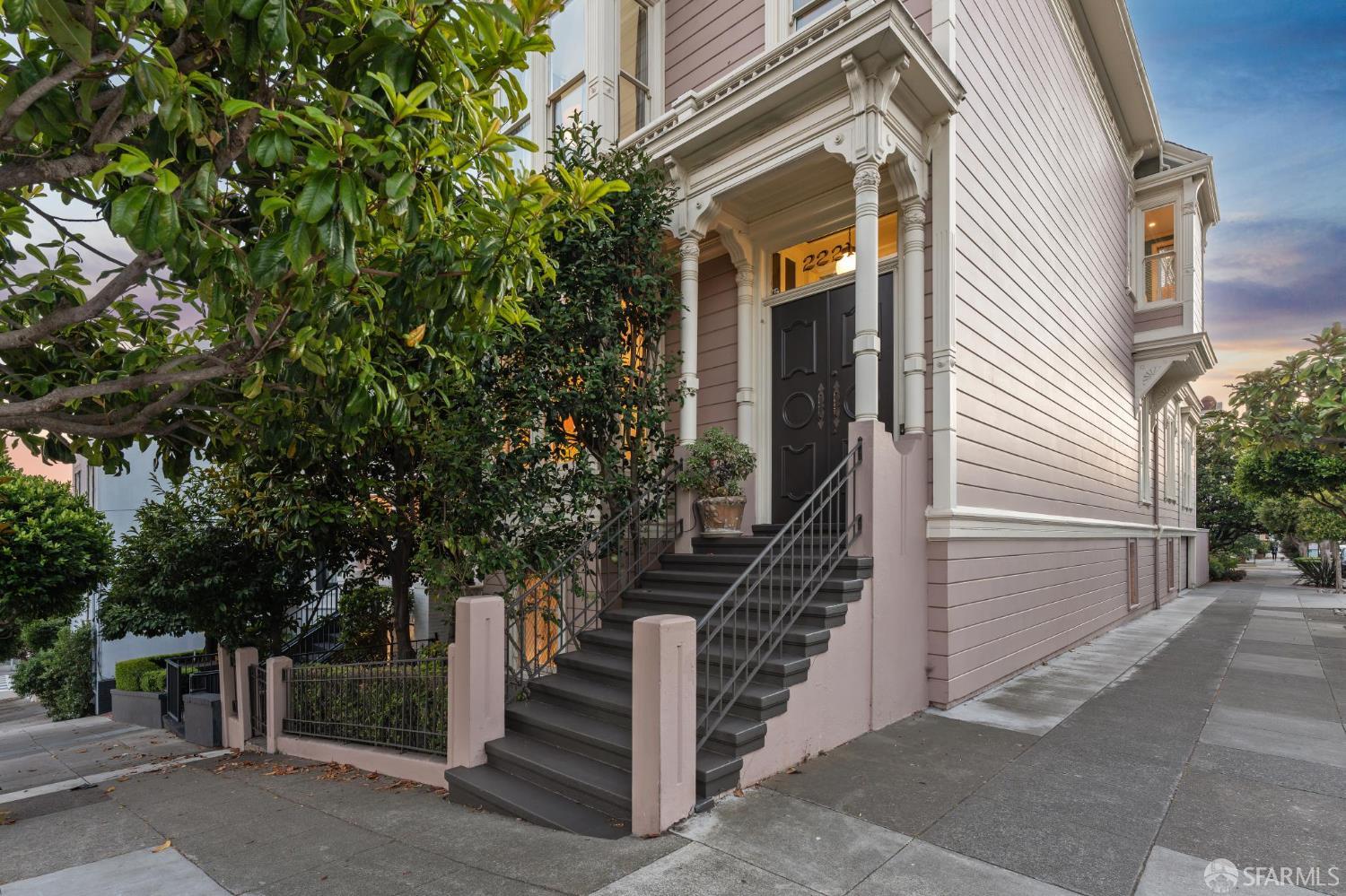 2221 Scott Street
