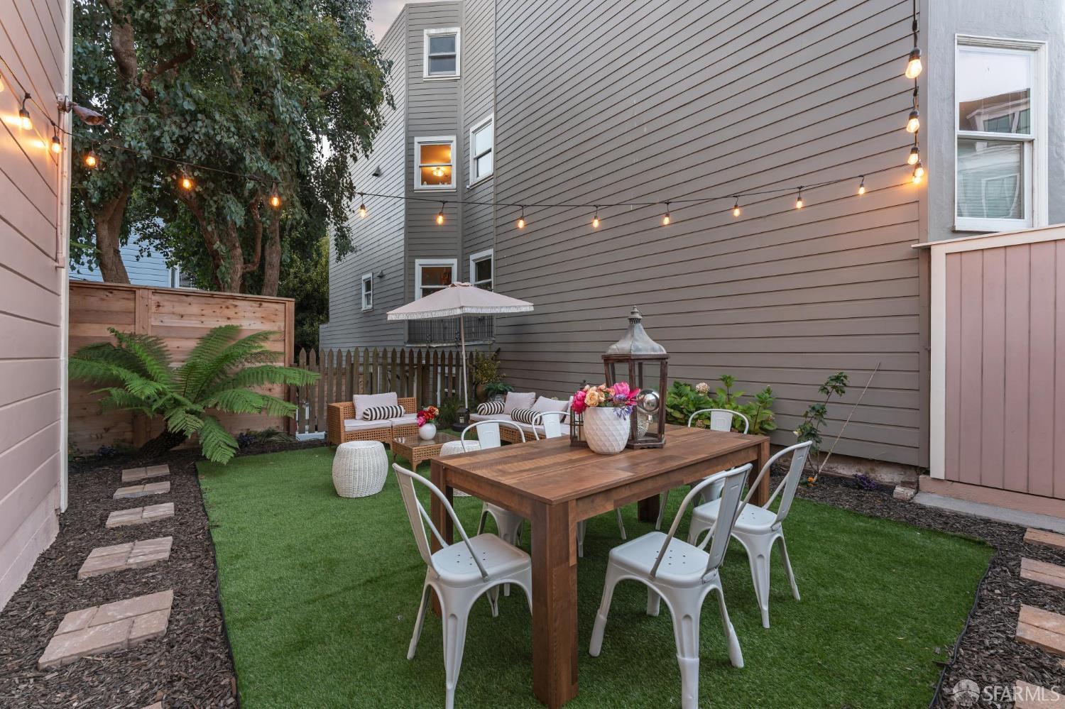 2221 Scott Street