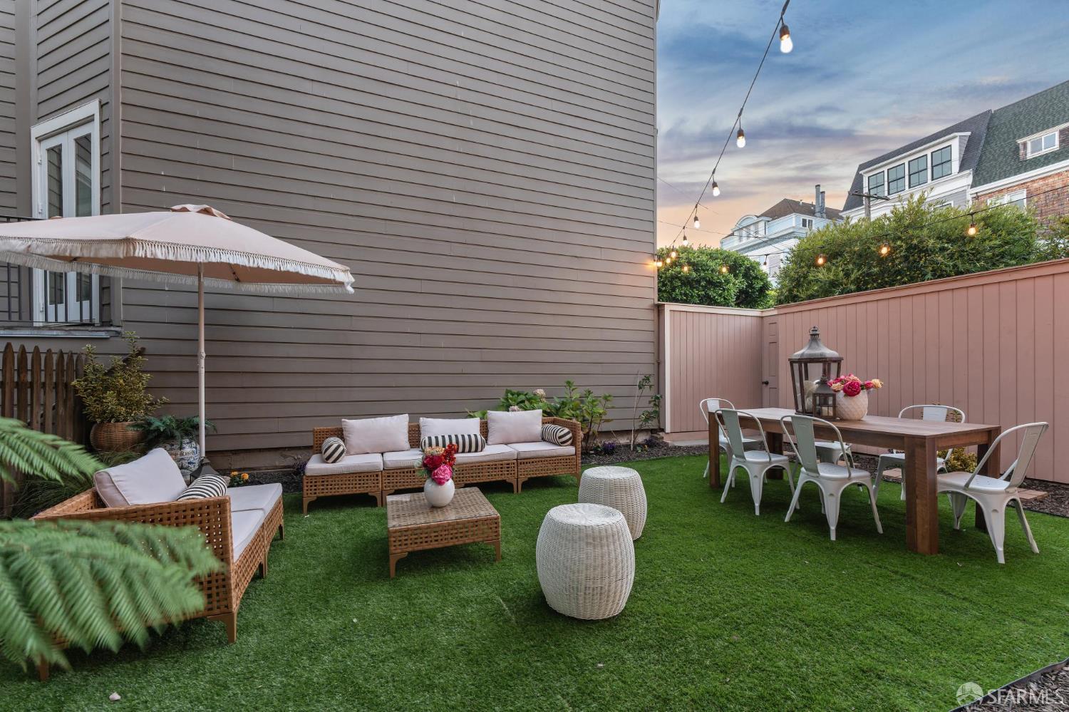 2221 Scott Street