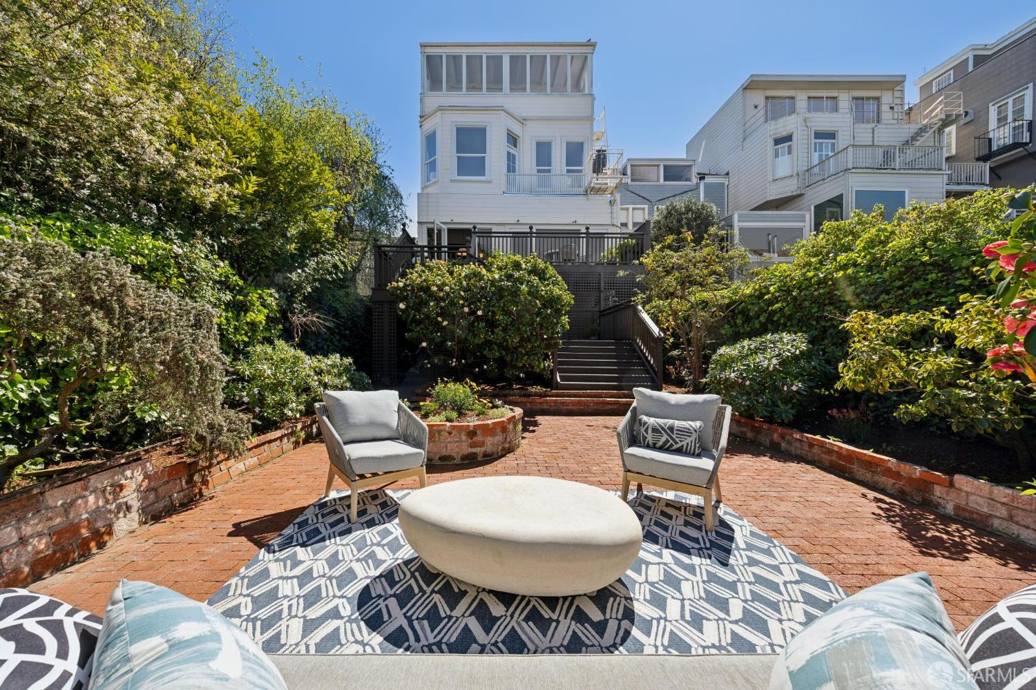 2466 Union Street