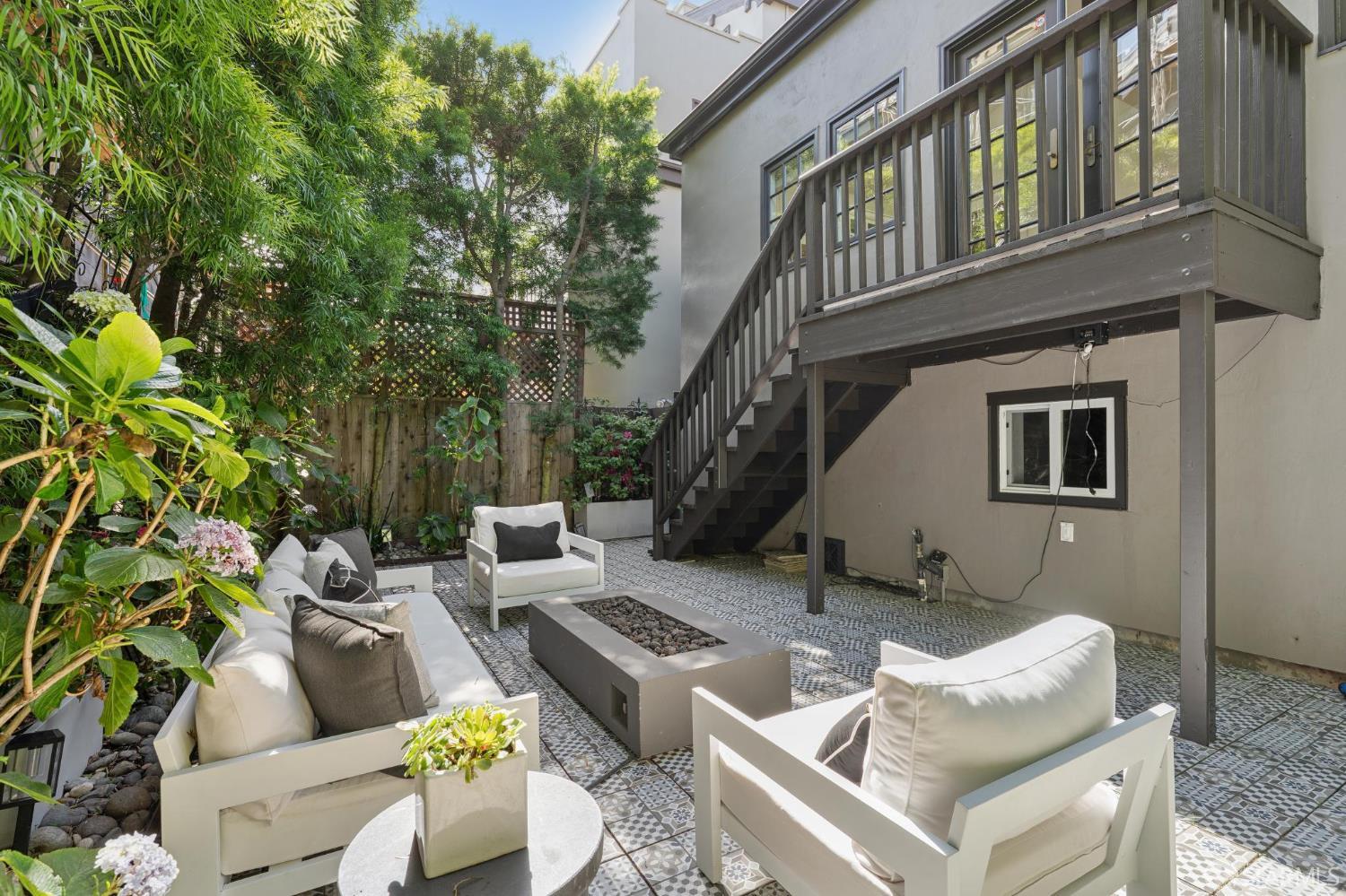 190 25th Avenue