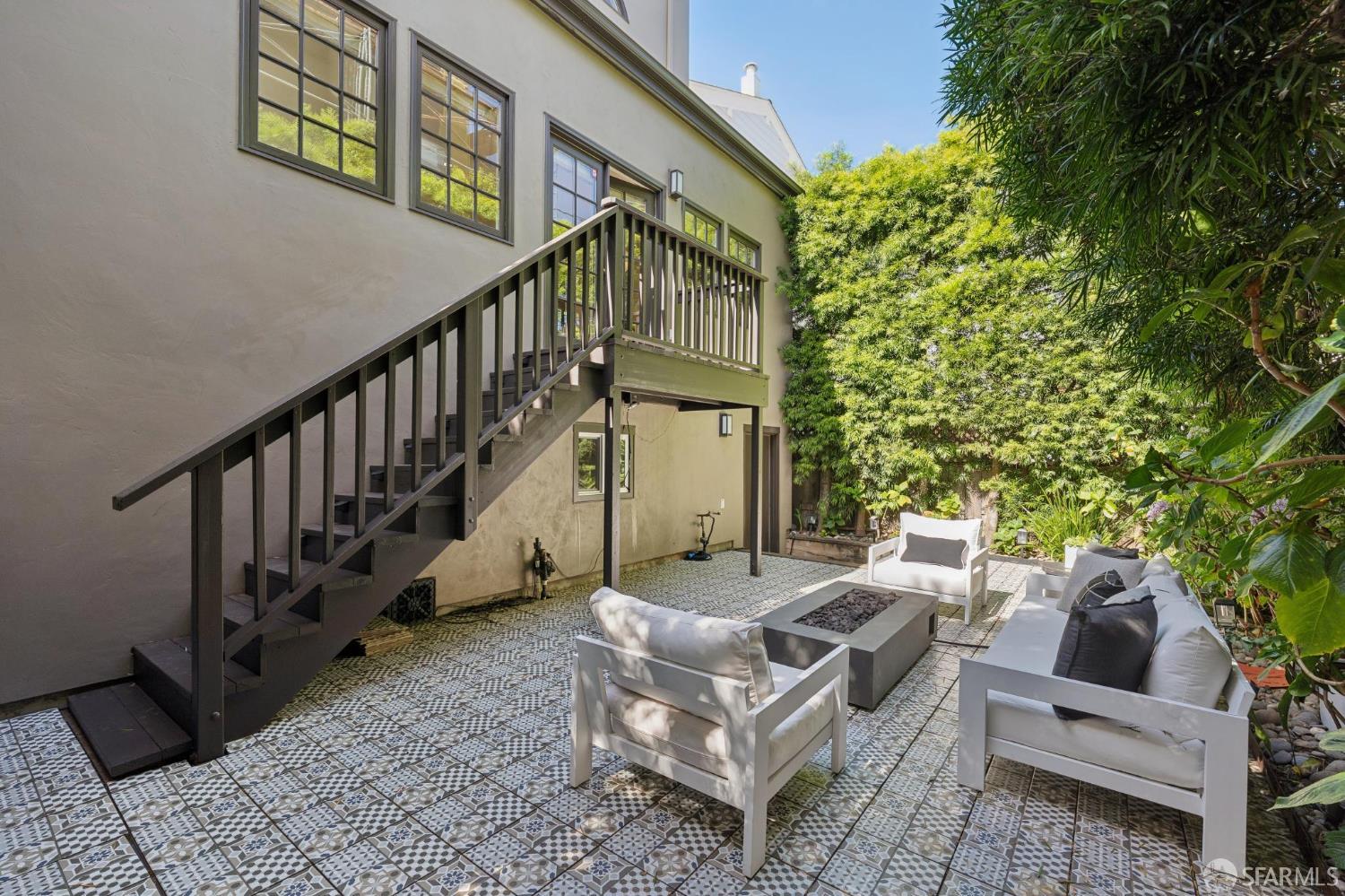 190 25th Avenue