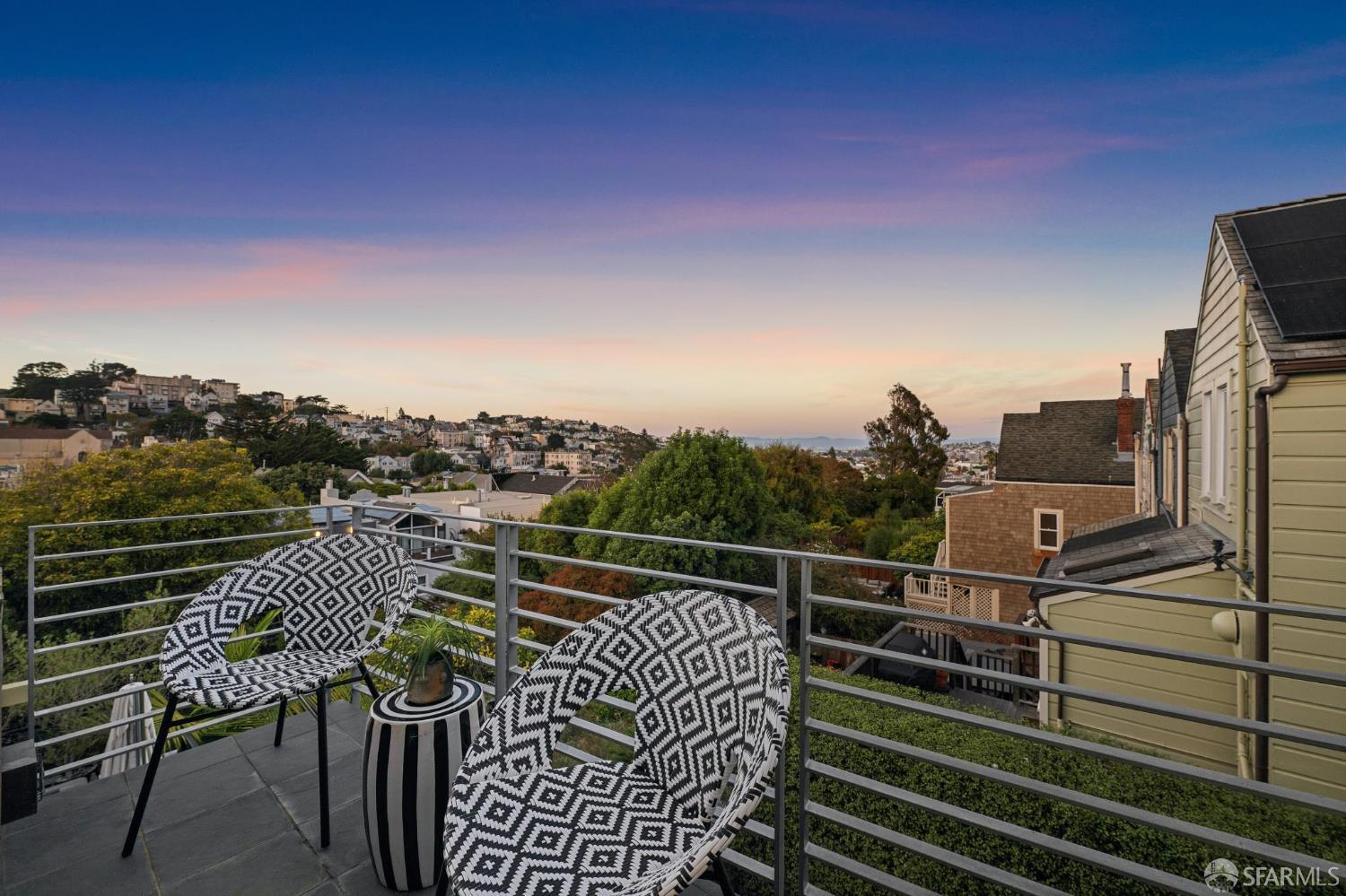 941 Diamond Street