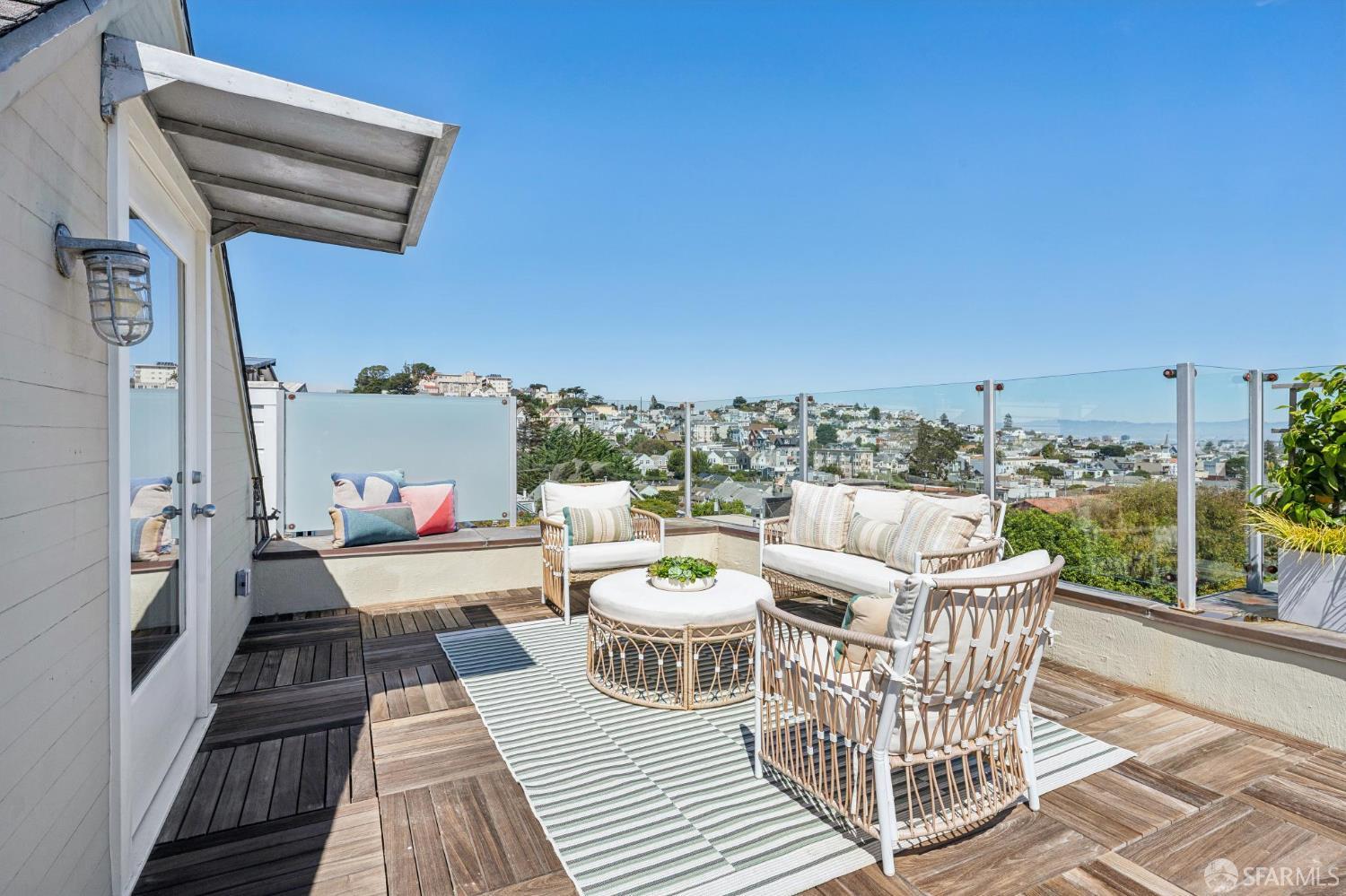 941 Diamond Street