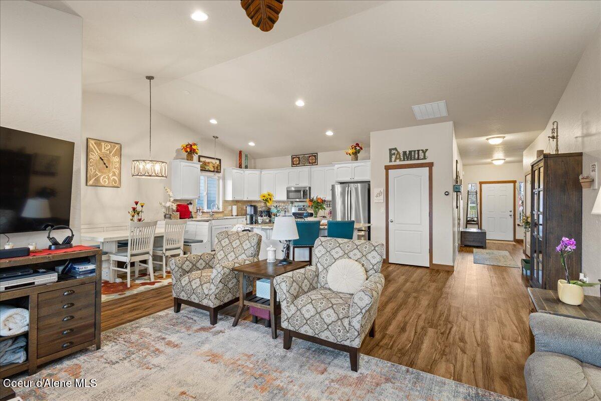 2533 N SIDE SADDLE LN