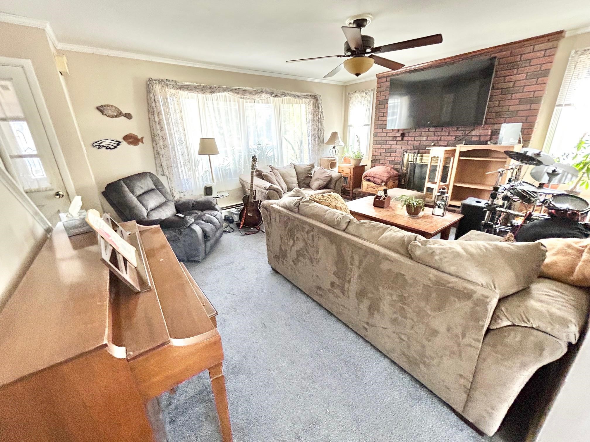 637 Maple Avenue