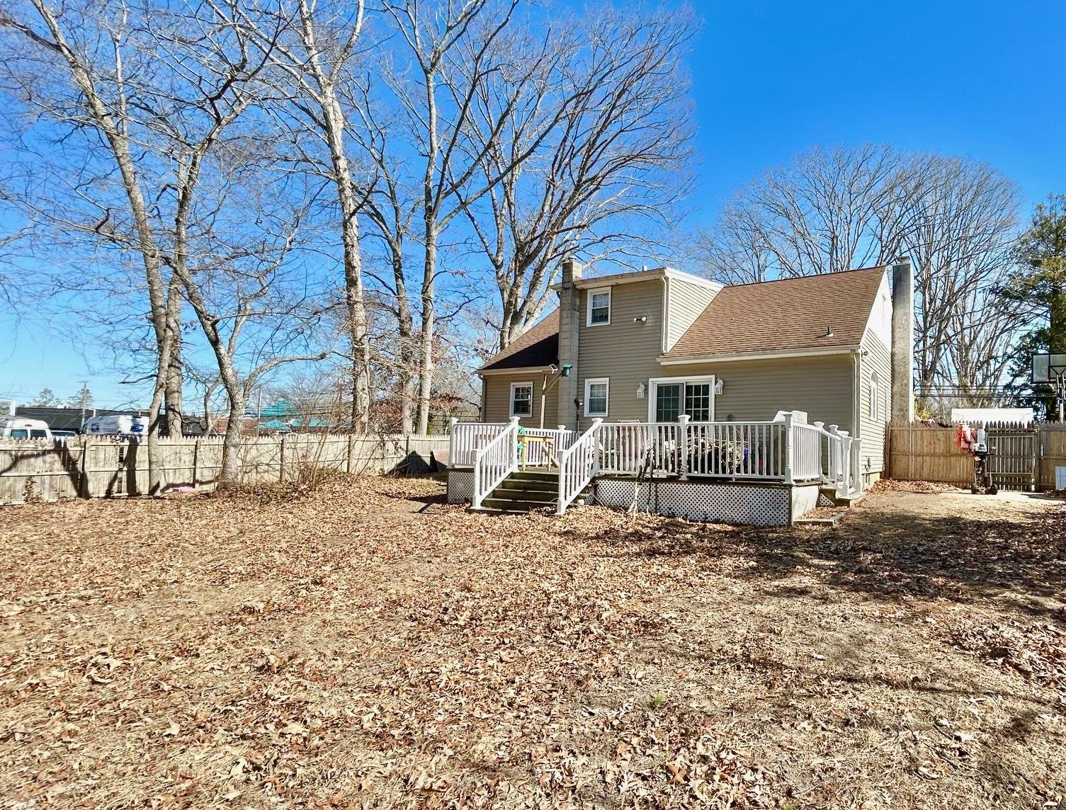 637 Maple Avenue