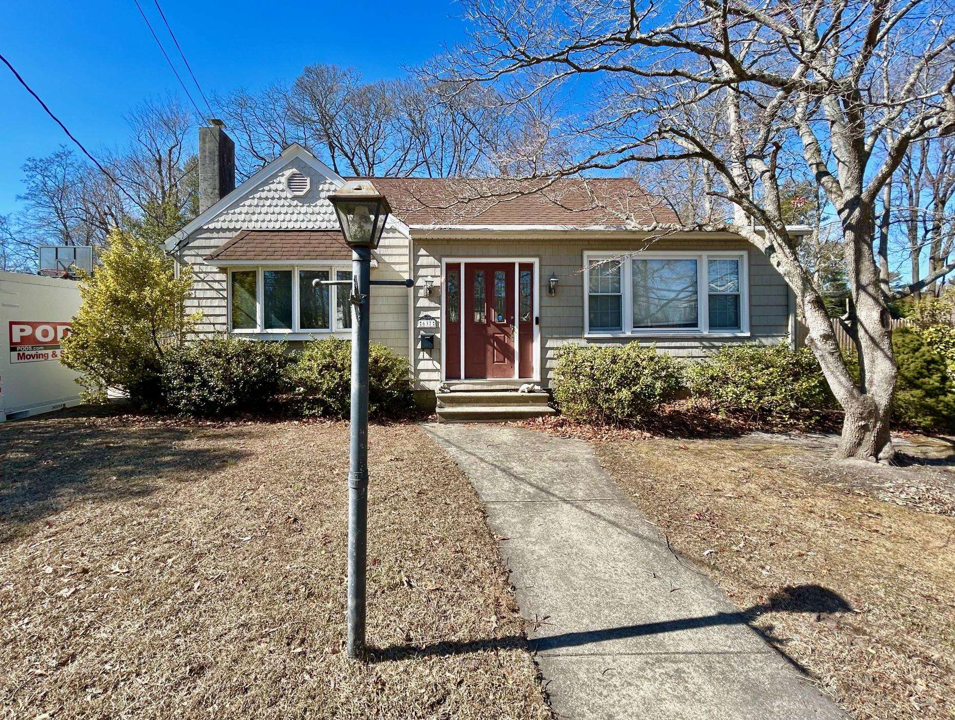 637 Maple Avenue