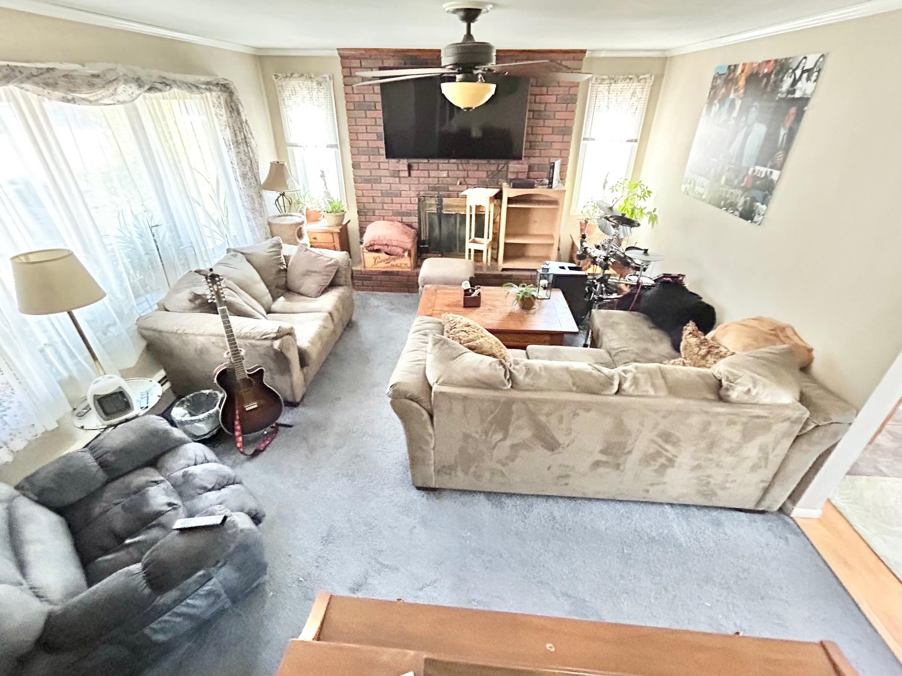 637 Maple Avenue