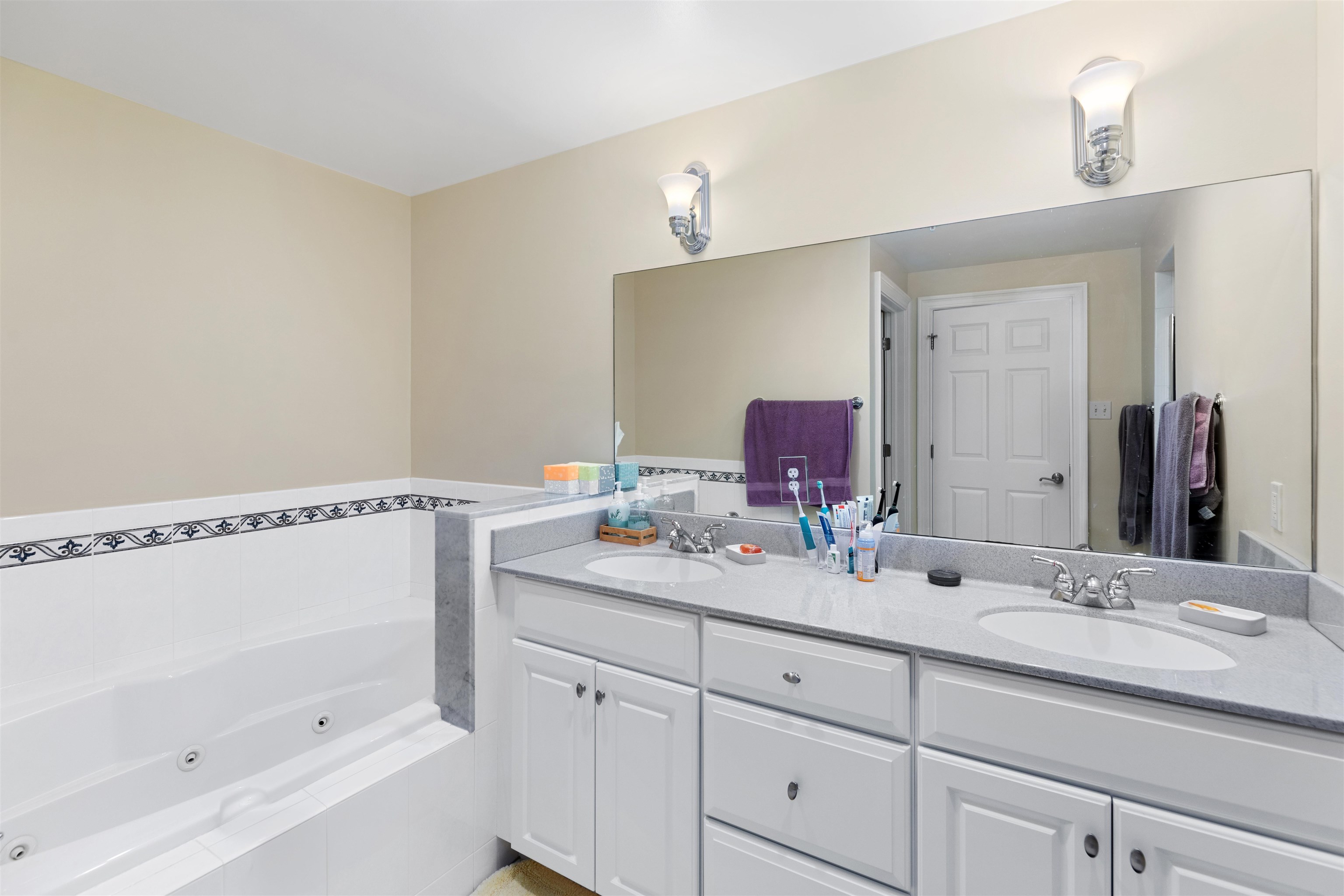 420 E 2nd Avenue Unit: 2B