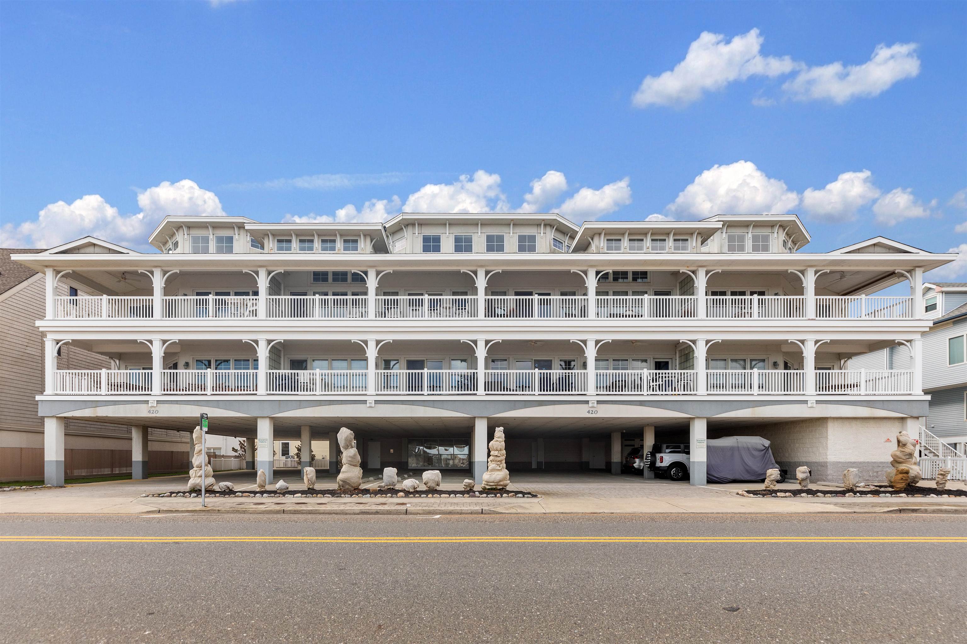 420 E 2nd Avenue Unit: 2B