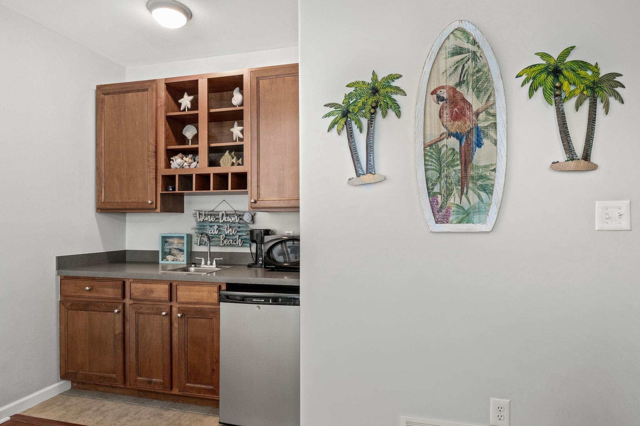 309 E poplar Avenue Unit: #102