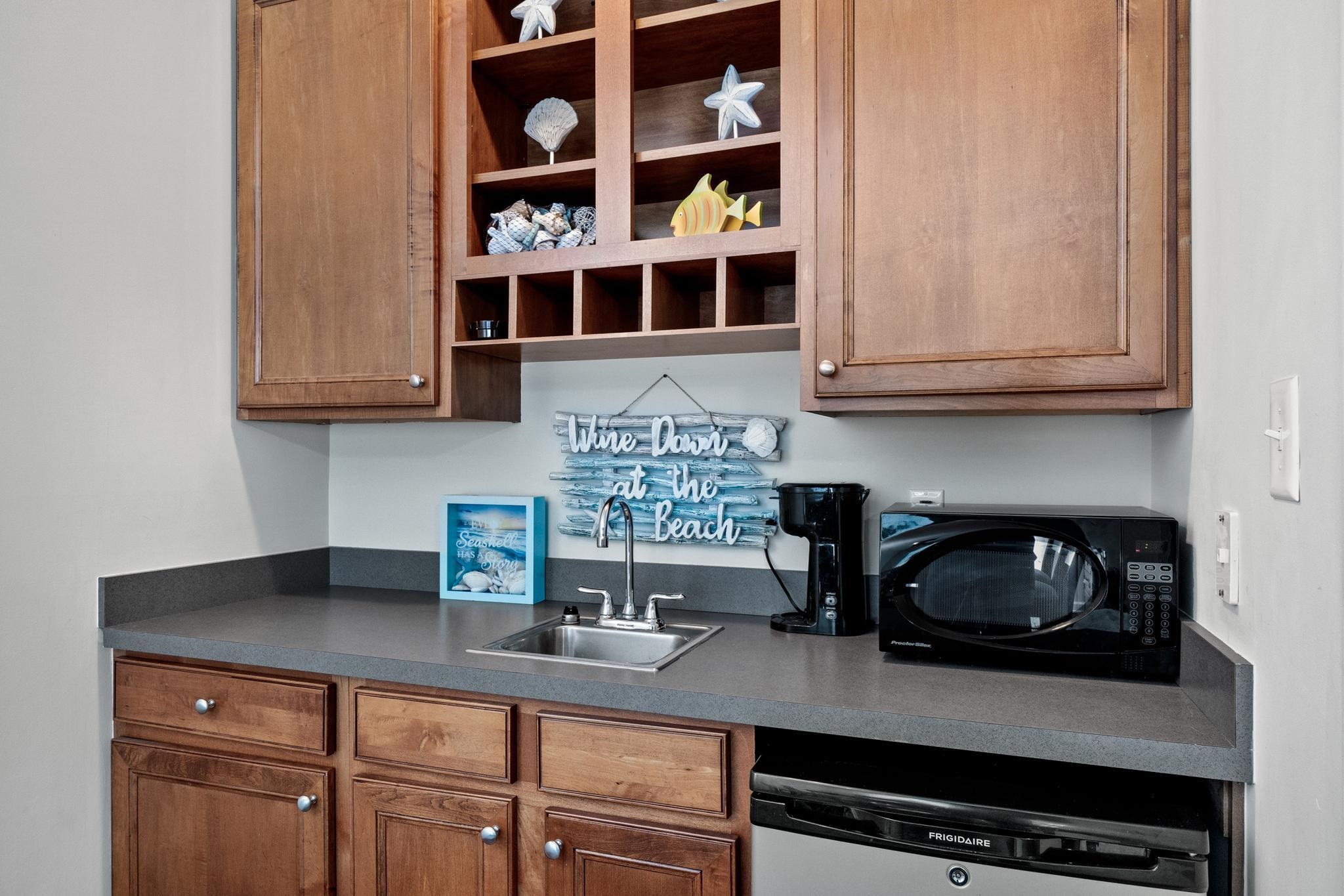 309 E poplar Avenue Unit: #102