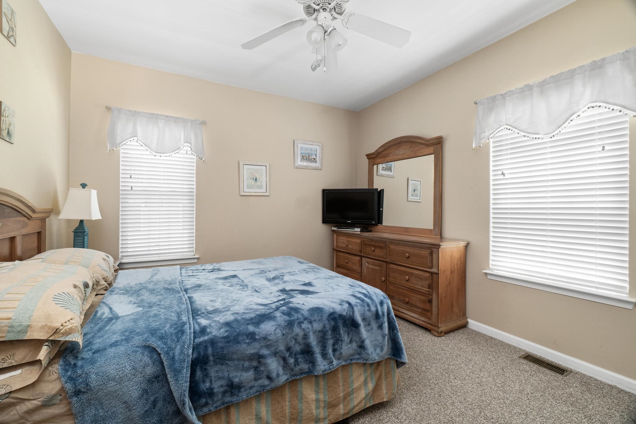 309 E poplar Avenue Unit: #102