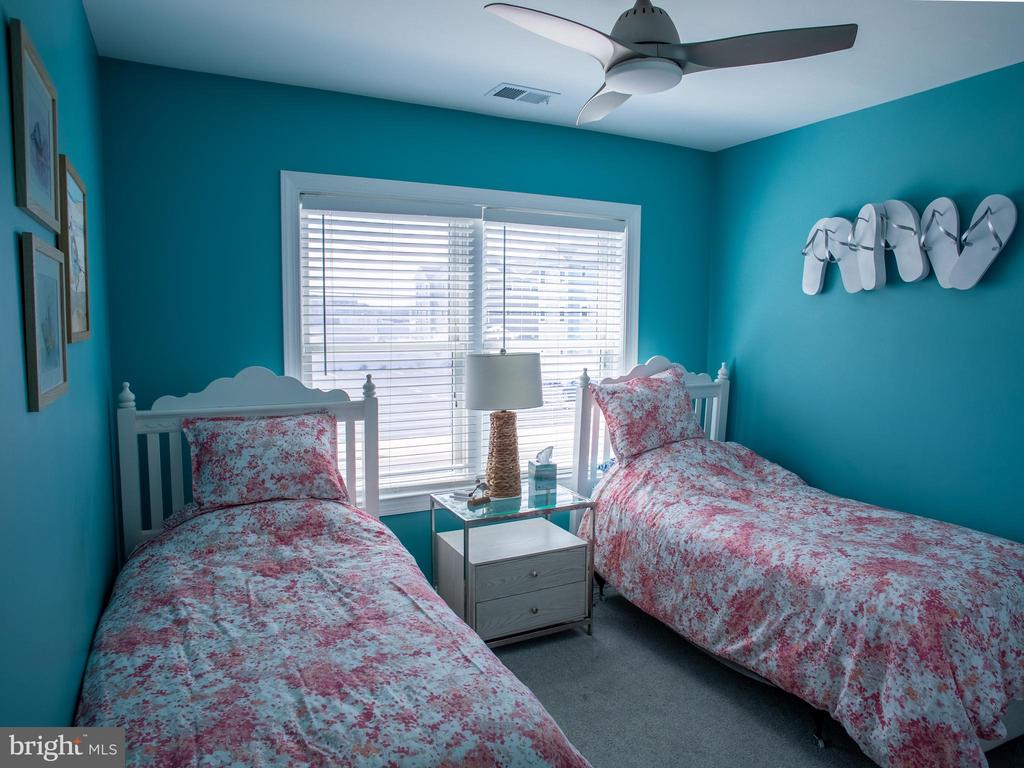 101 W SPRUCE AVENUE 115