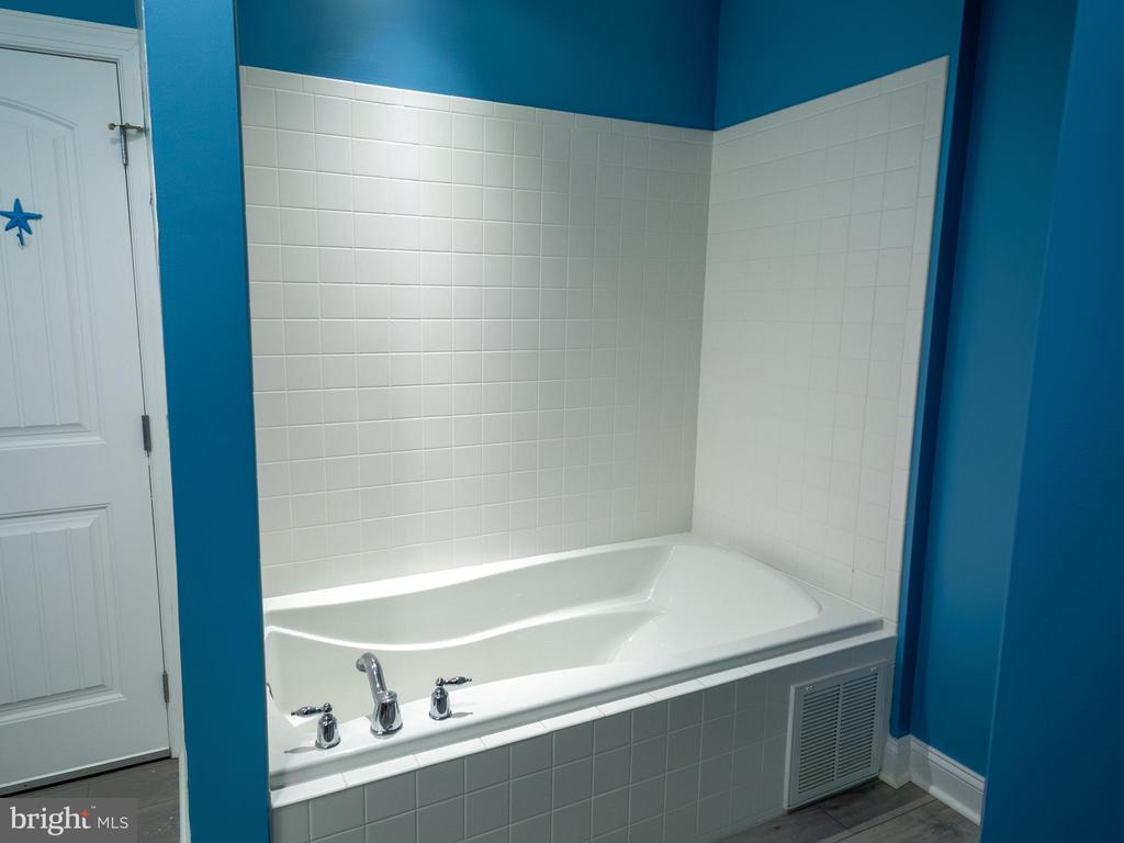 101 W SPRUCE AVENUE 115