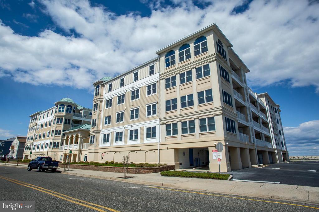 101 W SPRUCE AVENUE 115