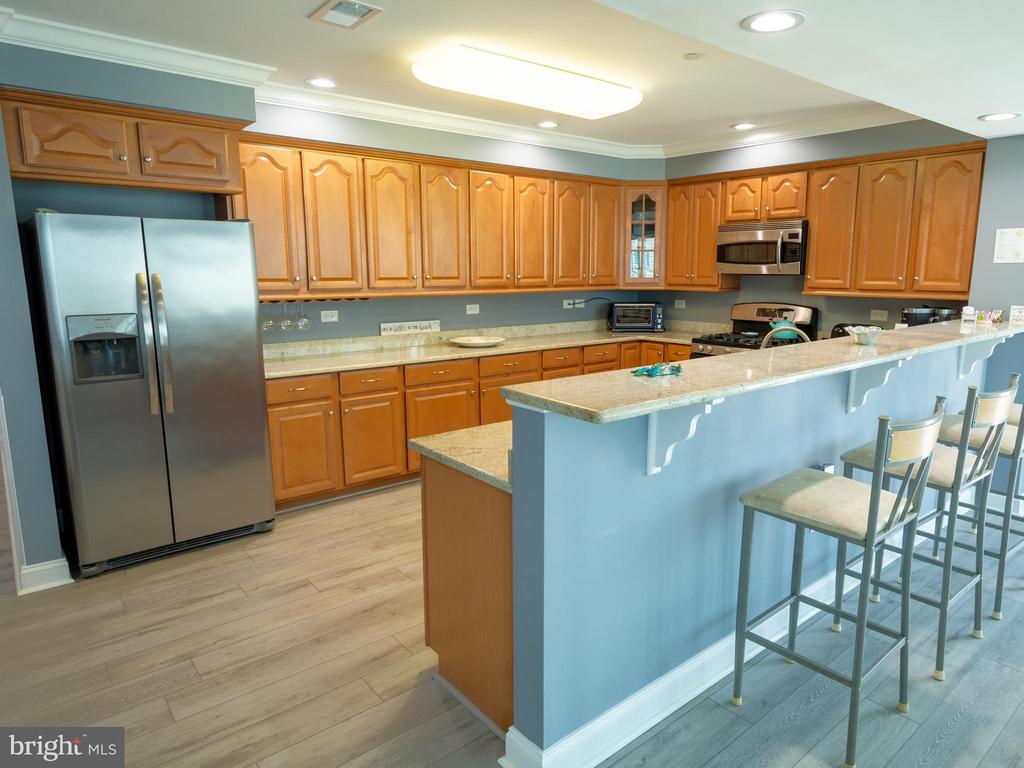 101 W SPRUCE AVENUE 115