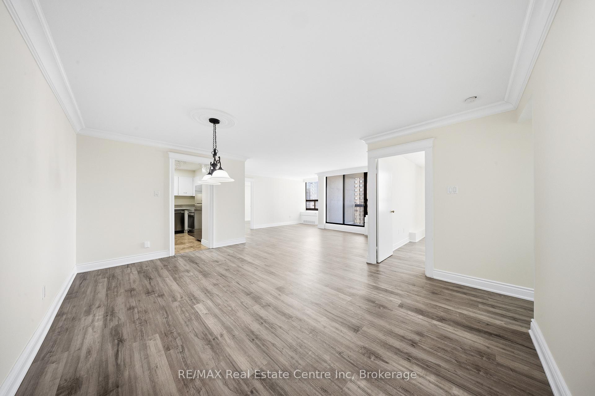 20 Mississauga Valley Blvd 1204