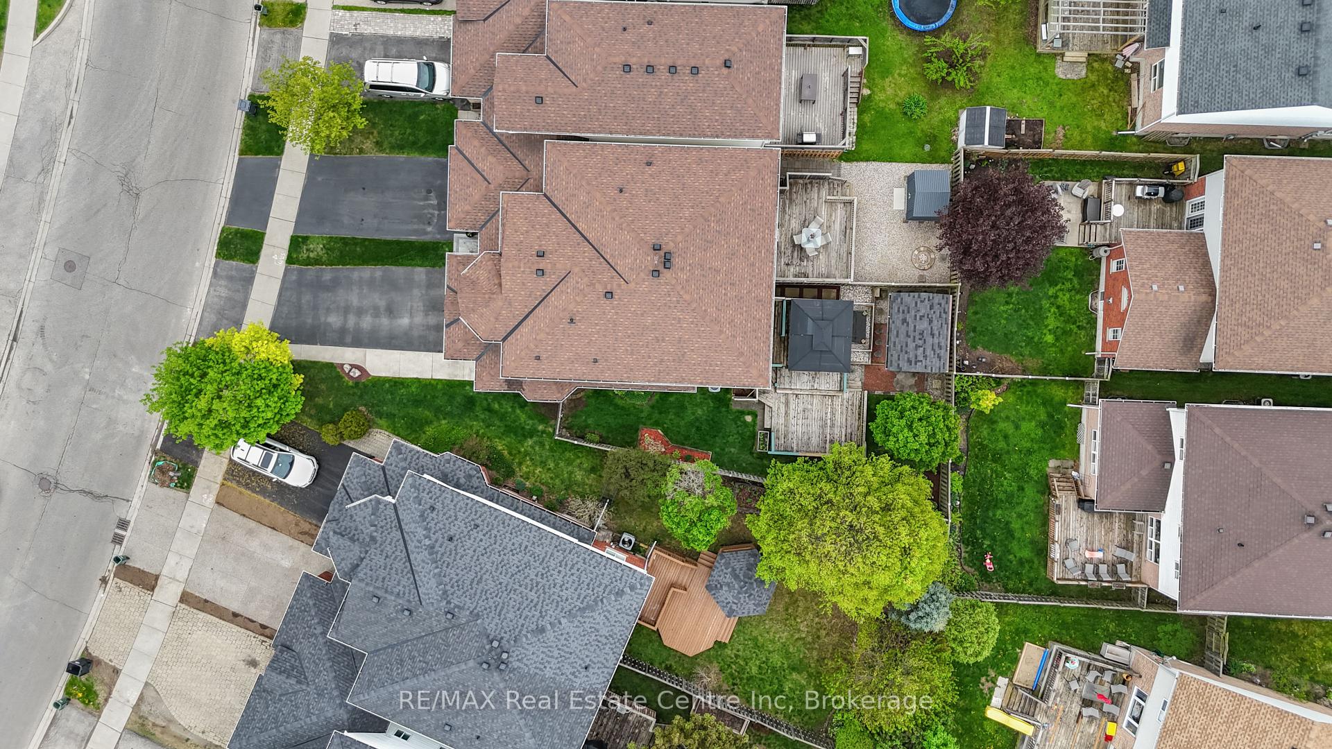 137 Gosling Gardens