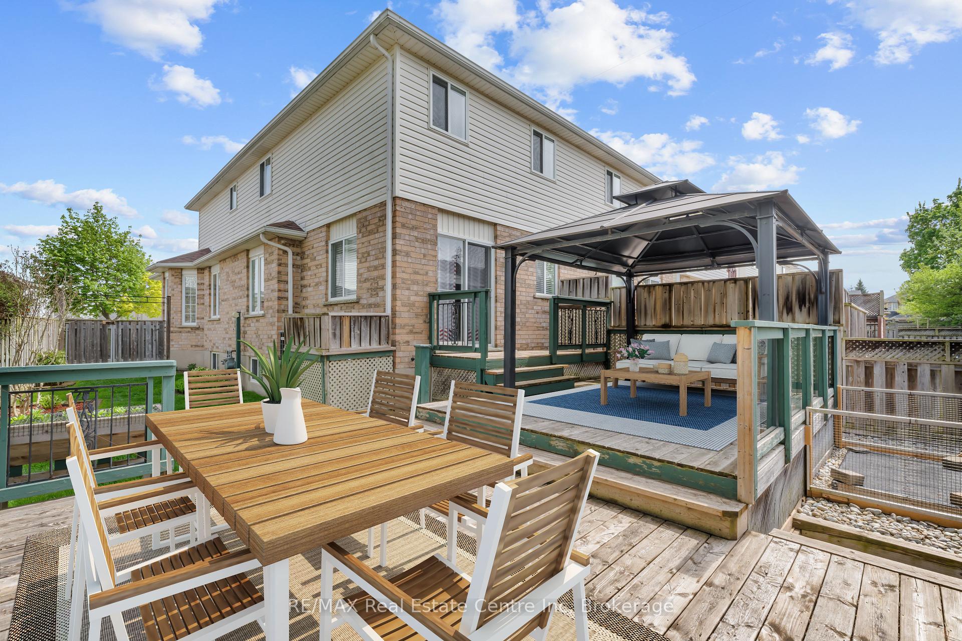 137 Gosling Gardens