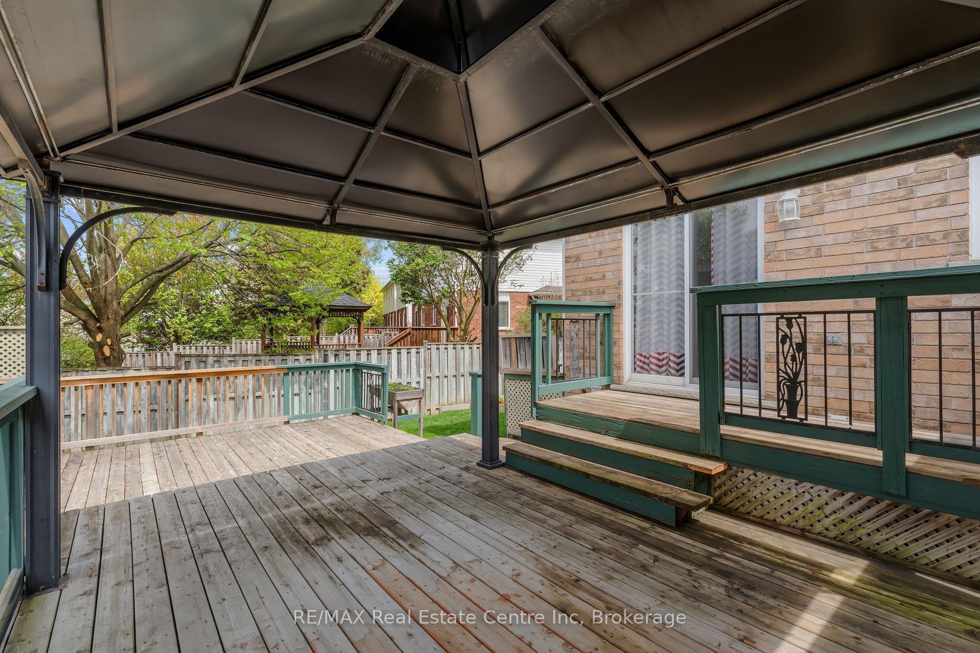 137 Gosling Gardens