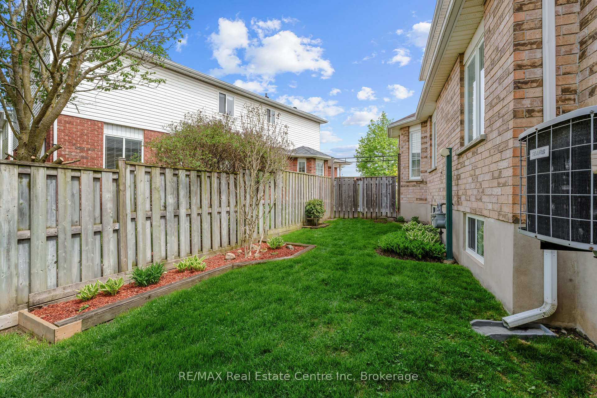 137 Gosling Gardens