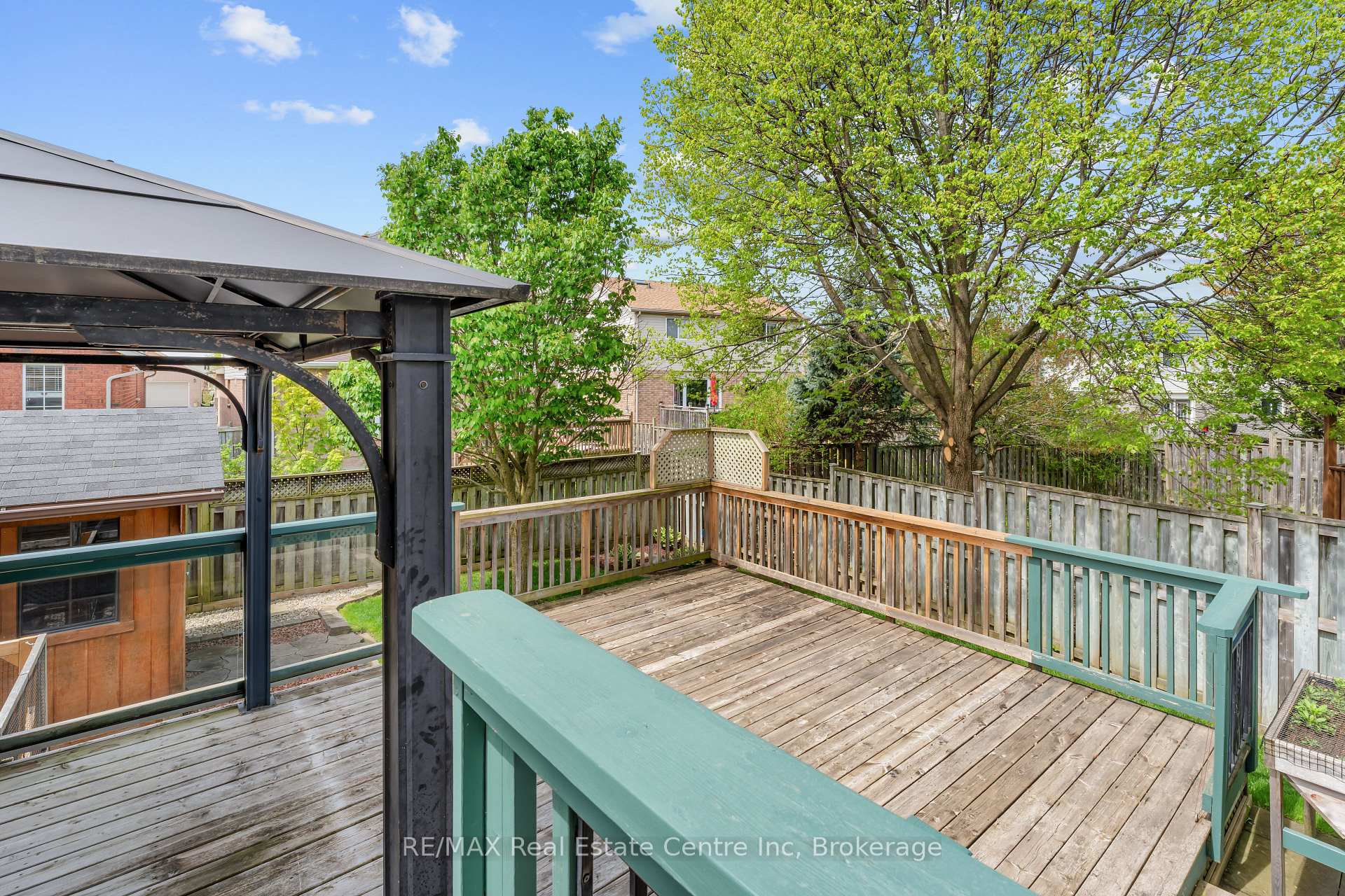137 Gosling Gardens