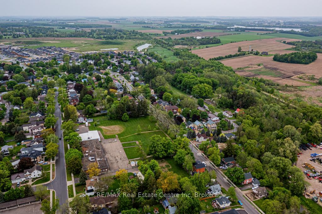 14 Riverside Drive W