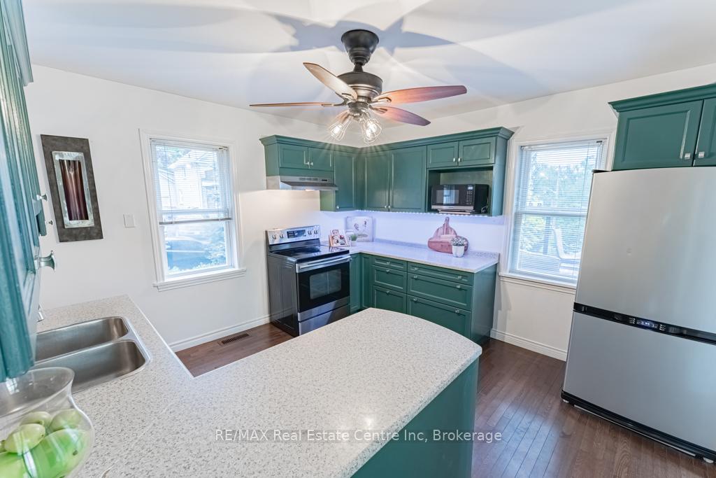 14 Riverside Drive W