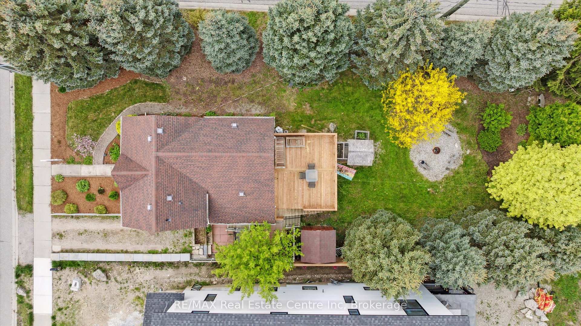 14 Riverside Drive W