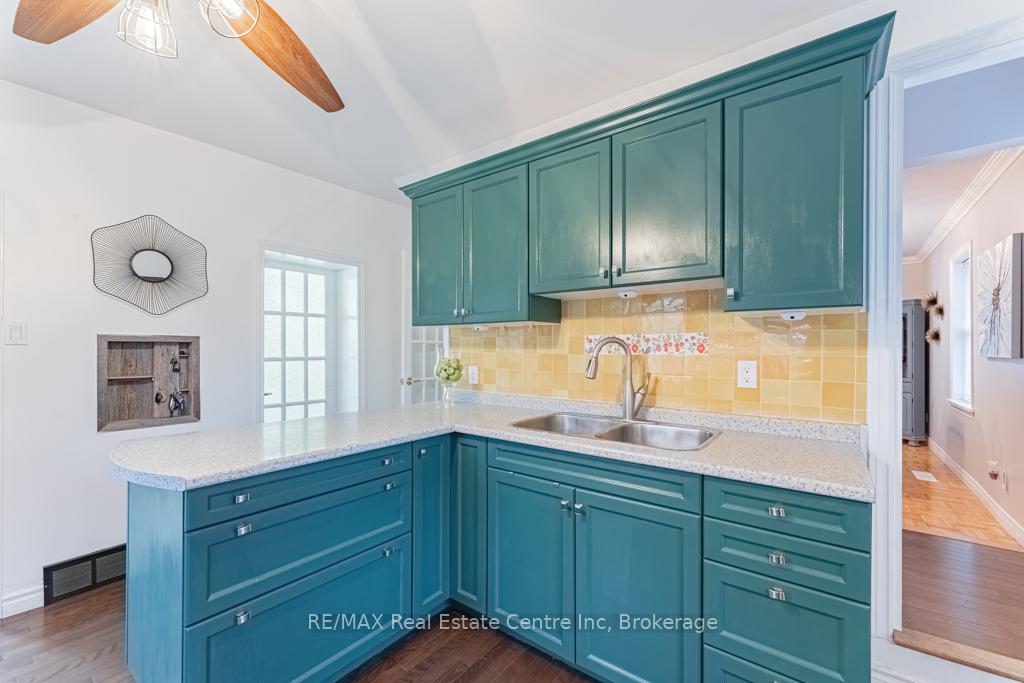 14 Riverside Drive W