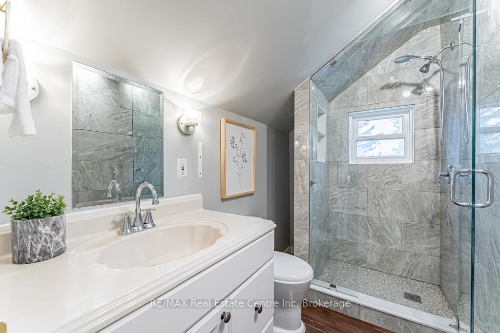 14 Riverside Drive W