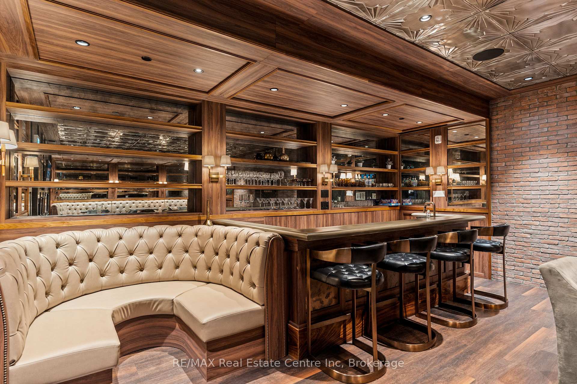 63 Arthur Street S 201