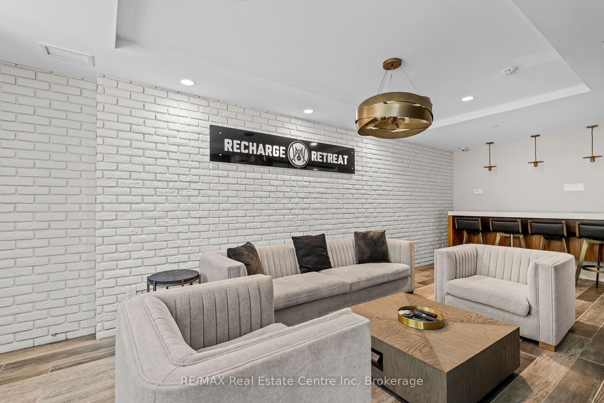 63 Arthur Street S 201