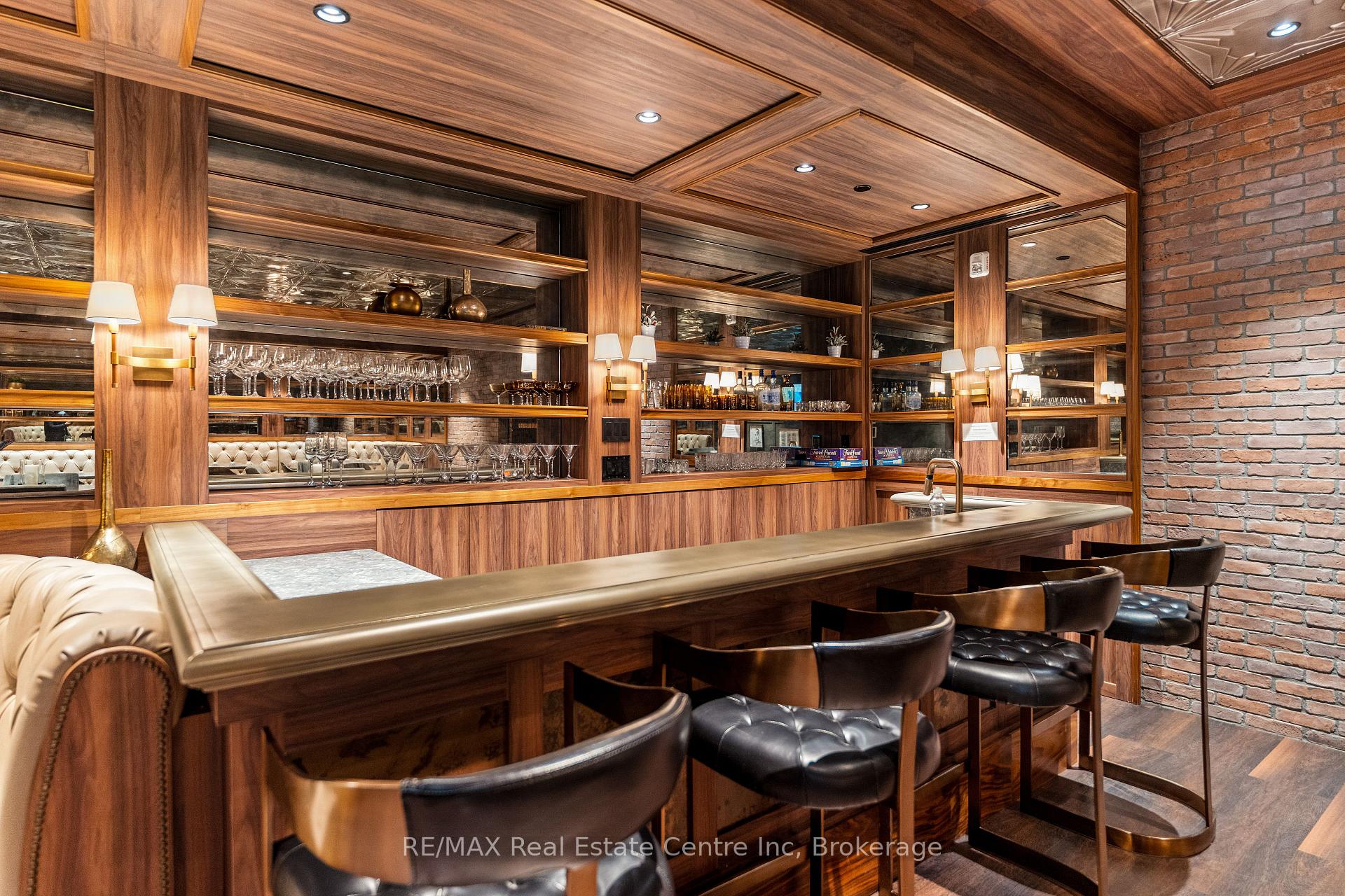 63 Arthur Street S 201