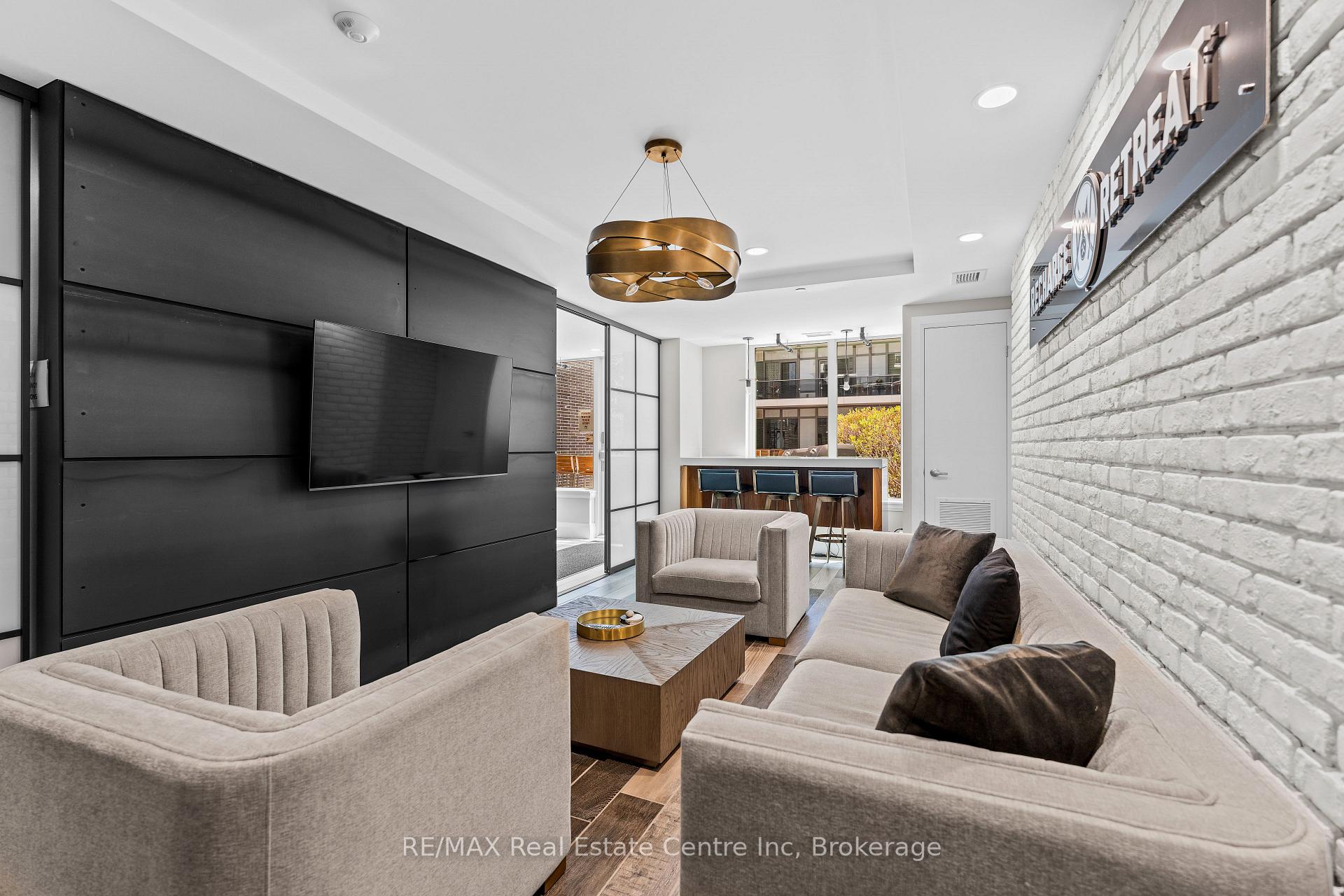 63 Arthur Street S 201