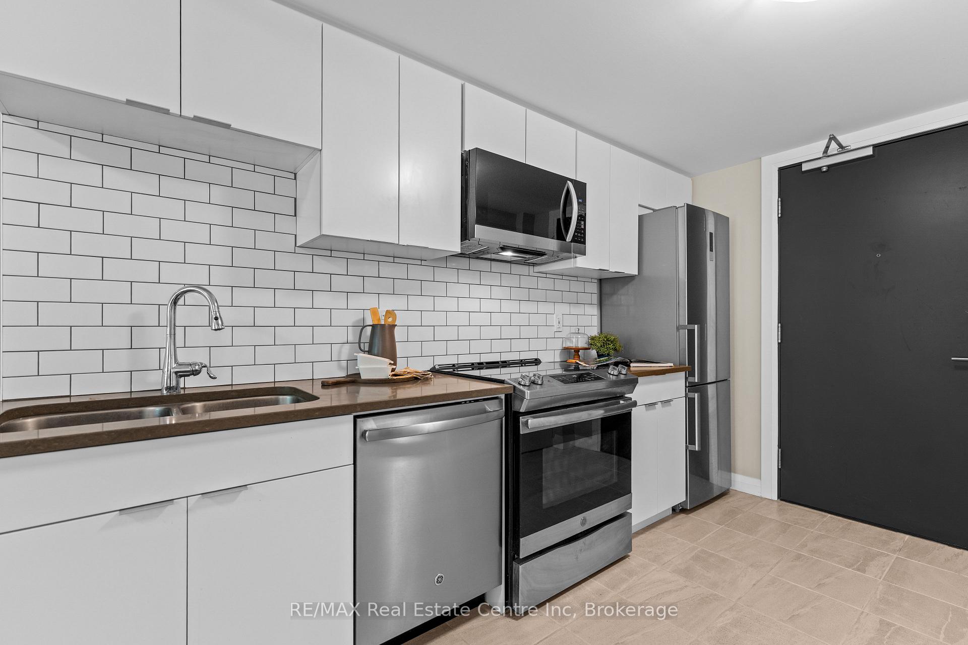 63 Arthur Street S 201