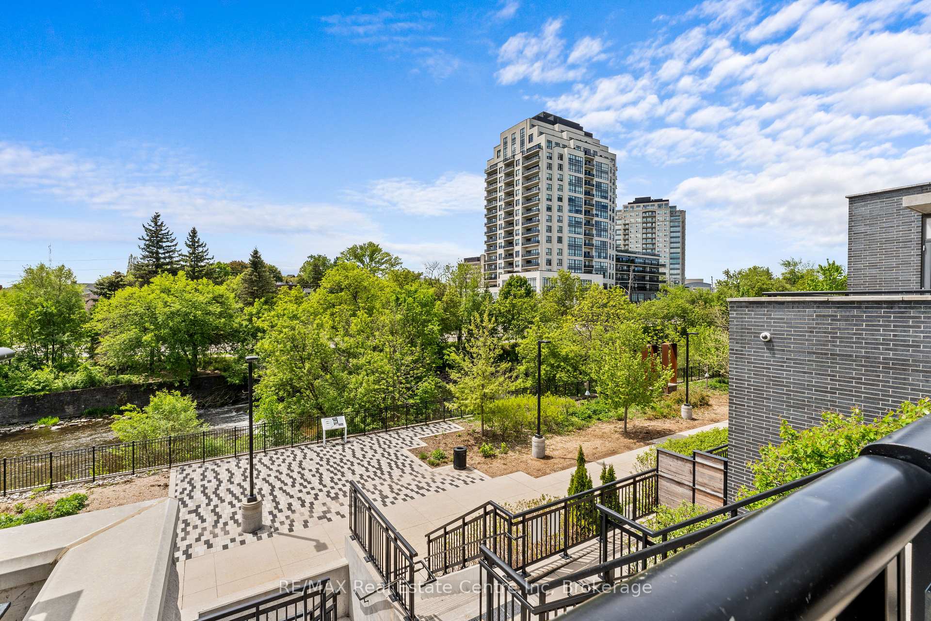 63 Arthur Street S 201