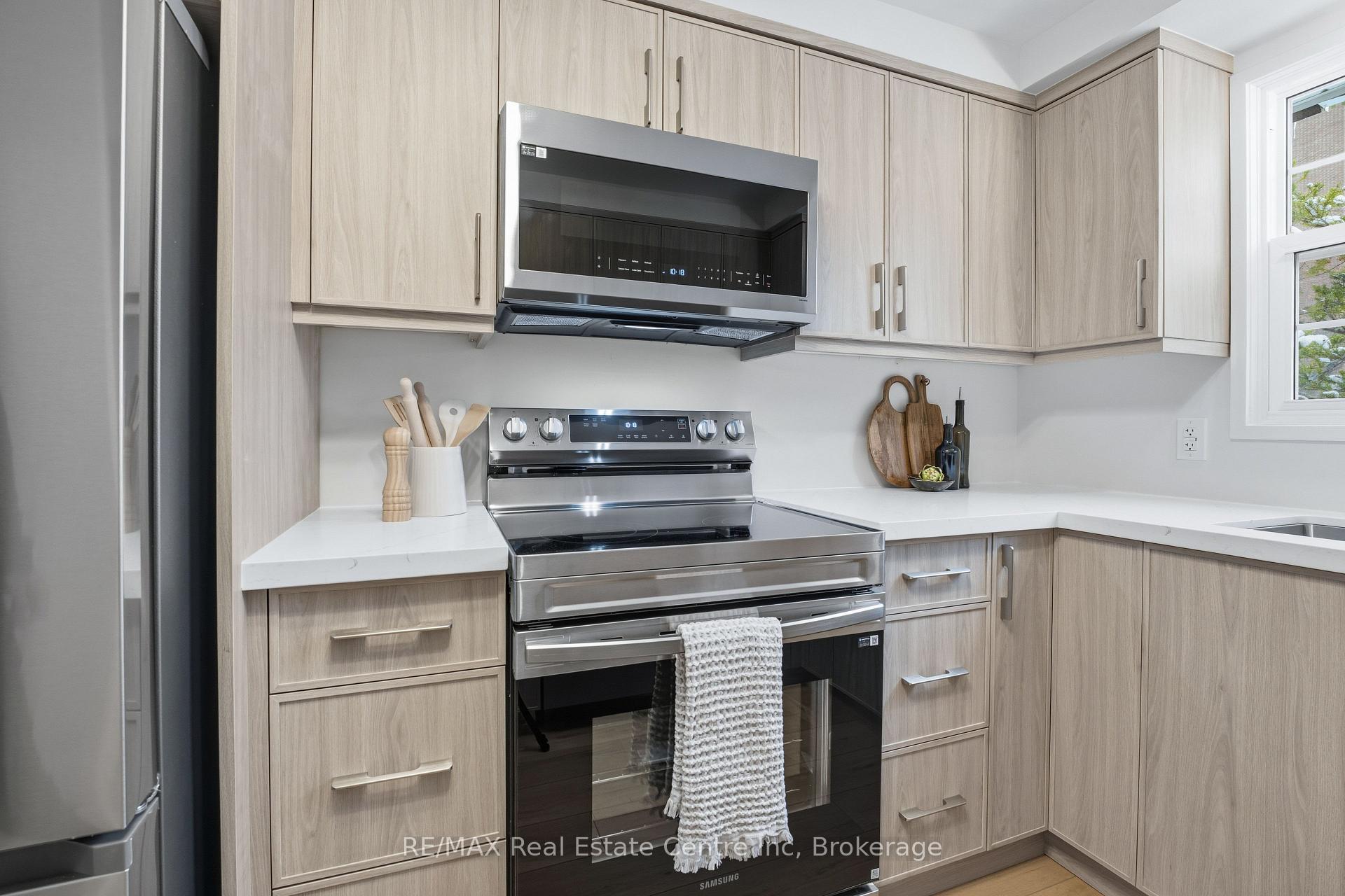 383 Edinburgh Road S #1