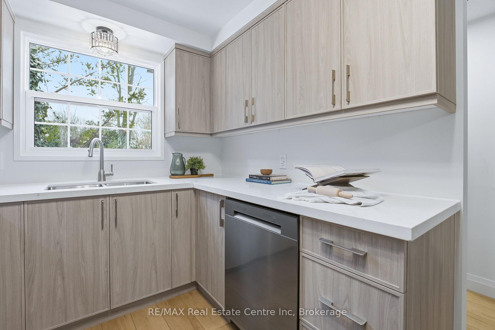 383 Edinburgh Road S #1