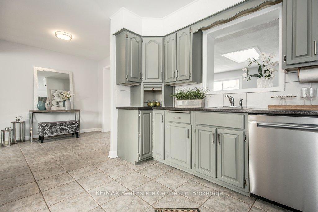 31 Sunnylea Crescent, Guelph, ON N1E 1W3