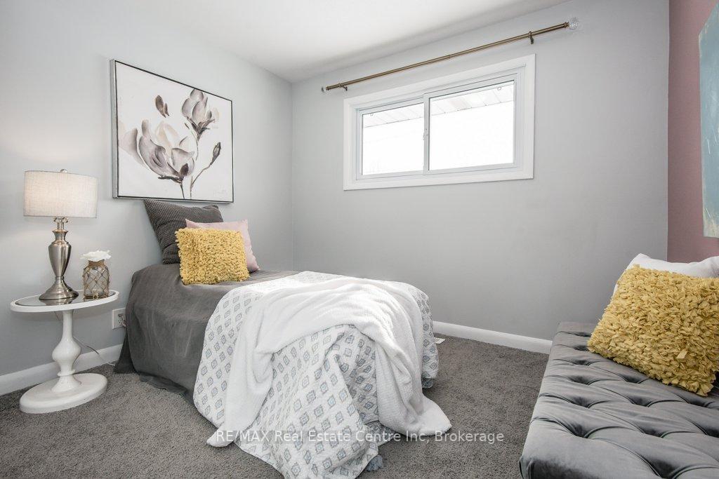 31 Sunnylea Crescent, Guelph, ON N1E 1W3